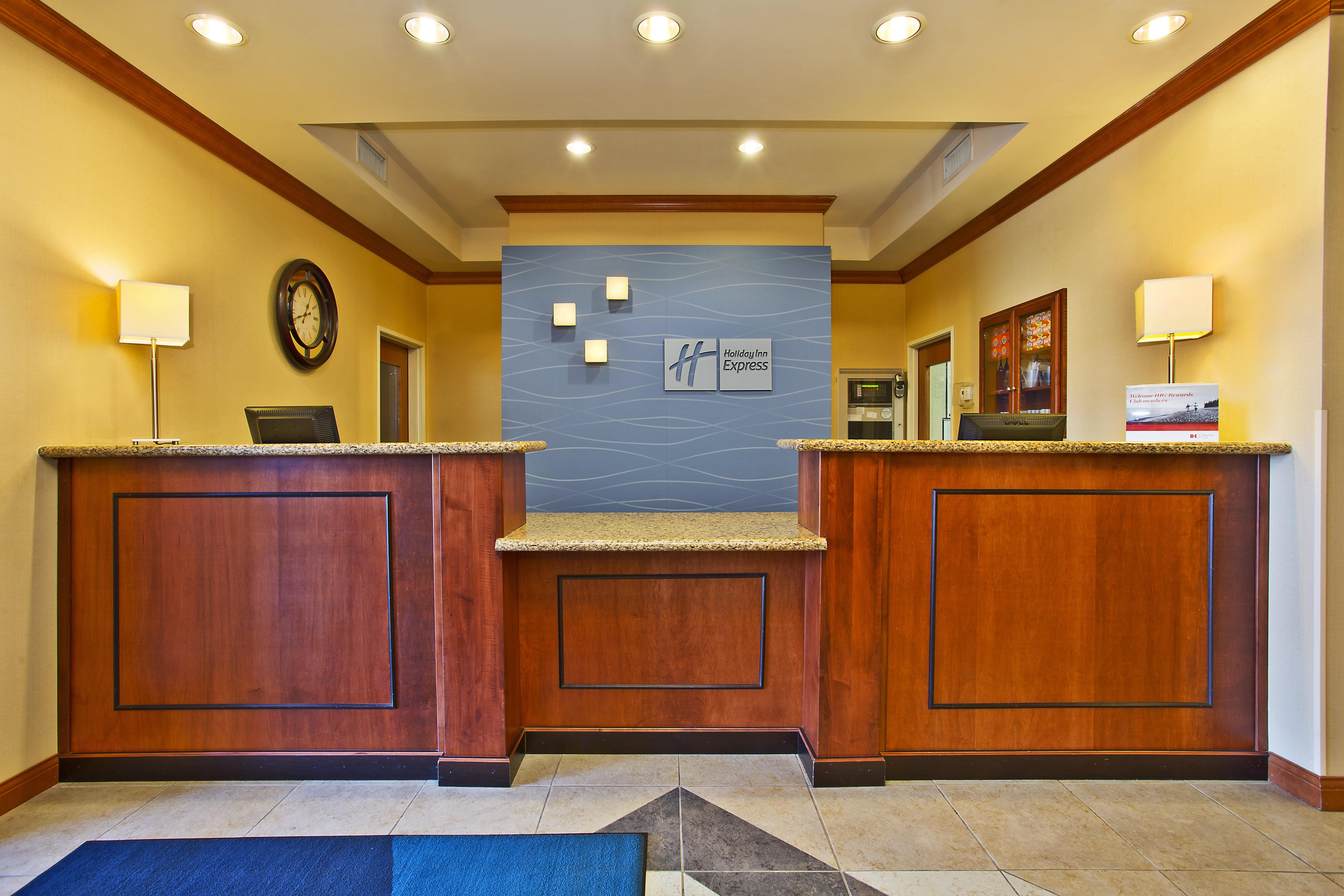 Holiday Inn Express Hotel & Suites Anderson By Ihg Exterior foto